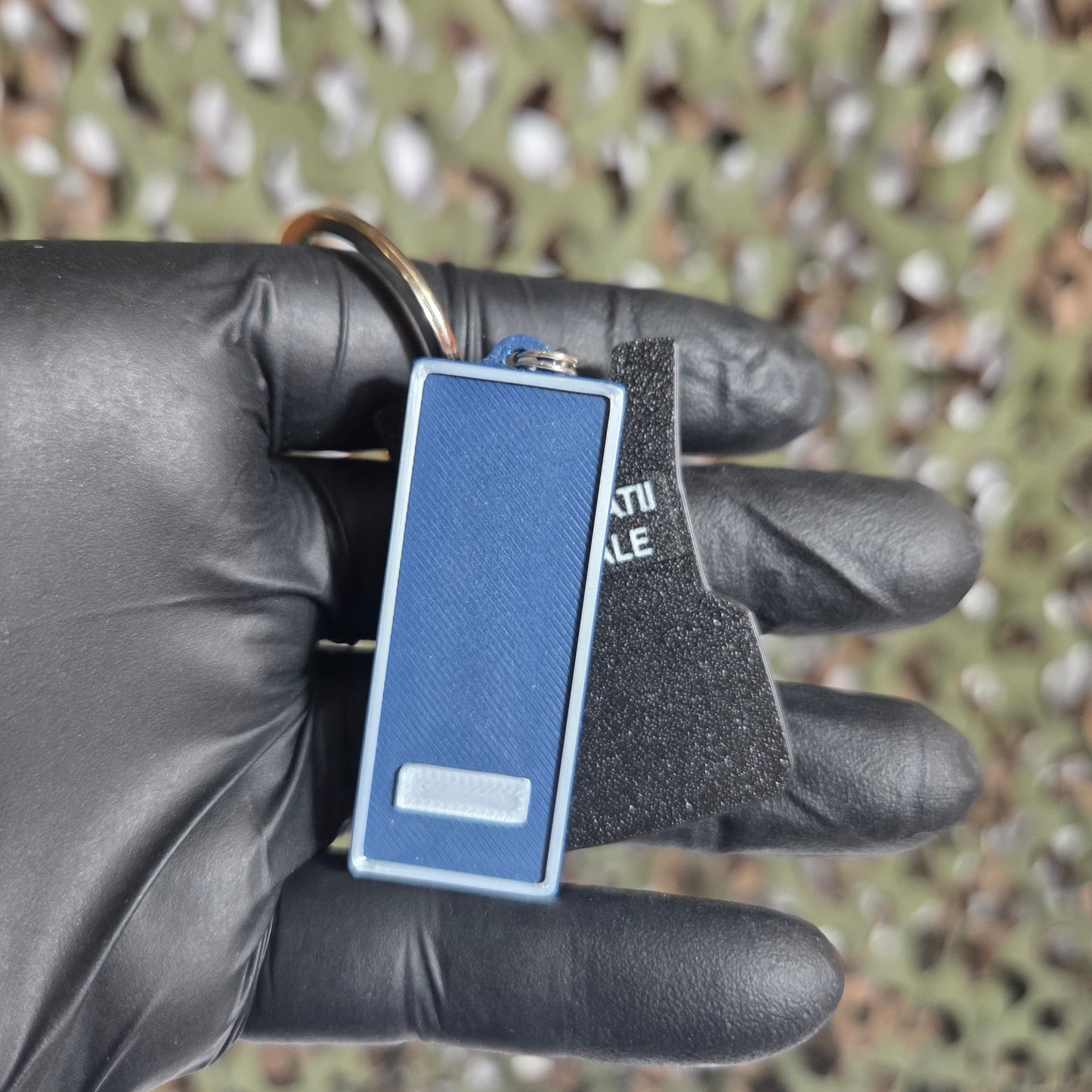 Breloc Personalizat MiniGrad + Vestă Tactică